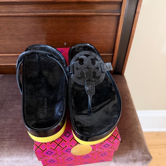 Tory Burch - Picture 2 of 4